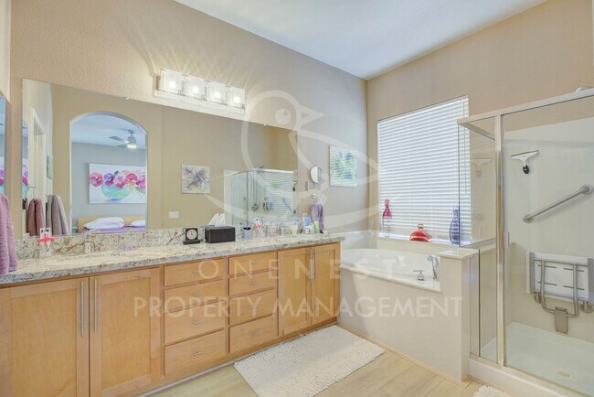 Building Photo - One of a kind, GREAT floorplan in Twelve B...