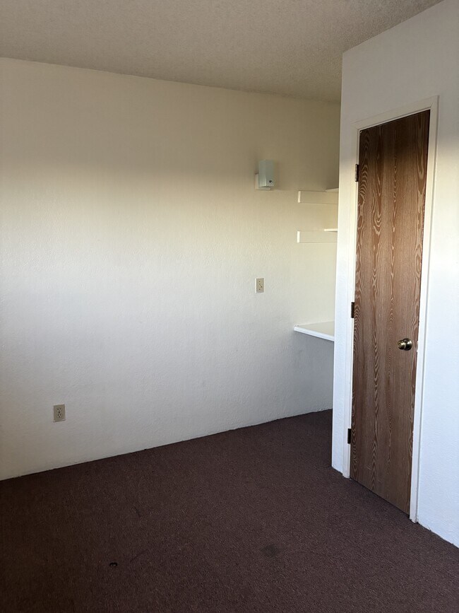 Building Photo - 433 Avenida Garza