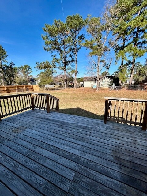 Building Photo - 3924 Foxridge Dr