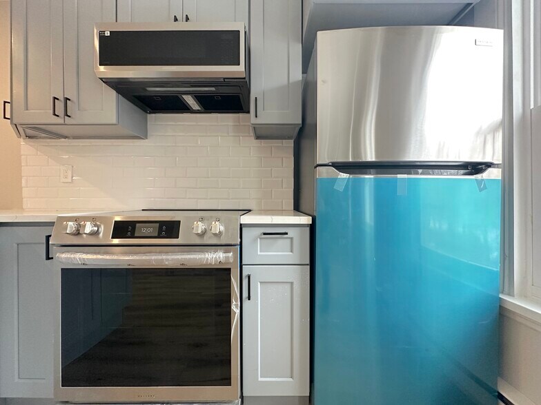 Building Photo - 190 N Miller St