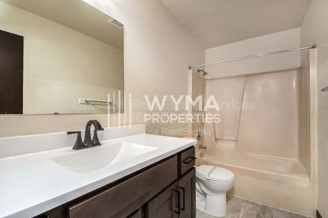 Building Photo - 1015 36th St SW