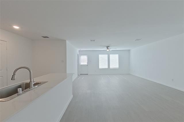 Building Photo - 827 Ginkgo Wy