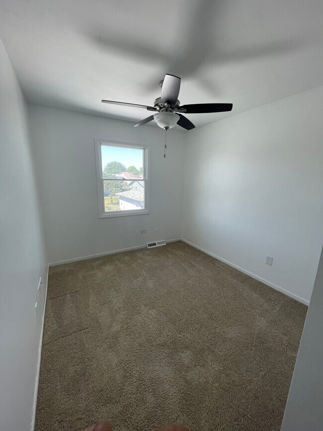 2463 Red Oak Trl 2463 Red Oak Trl Crest Hill IL 60403 Apartment Finder