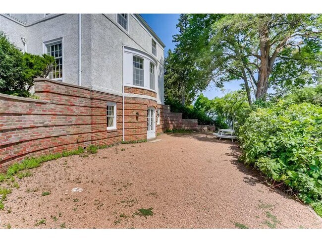 Building Photo - 18000 Breezy Point Rd