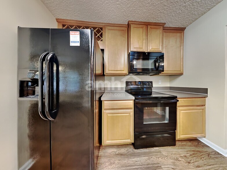 Building Photo - 3623 Silver Bluff Blvd