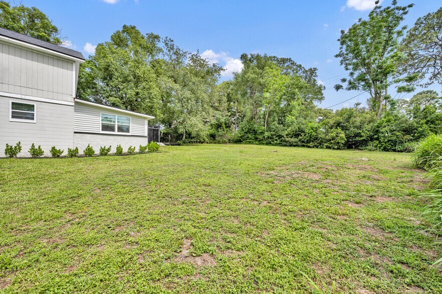 Building Photo - 1161 Dot Dr