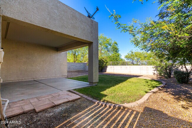 Building Photo - 17255 N 184th Dr