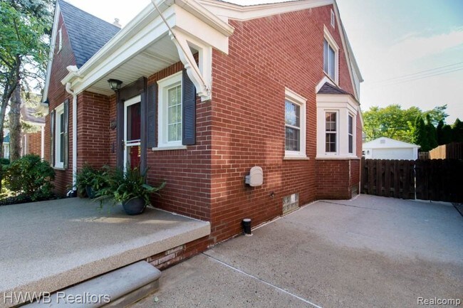 Building Photo - 1899 Hunt Club Dr