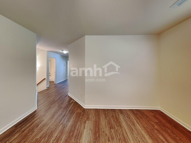 Building Photo - 10815 Pointer Ridge Dr