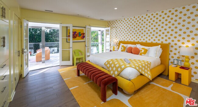 Building Photo - 661 Doheny Rd