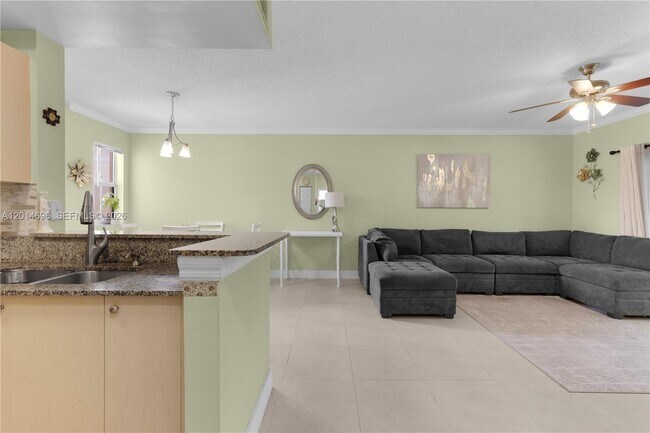 Building Photo - 2486 Centergate Dr