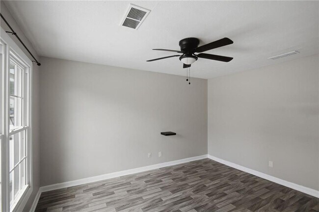 Building Photo - 218 Mill Creek Pl