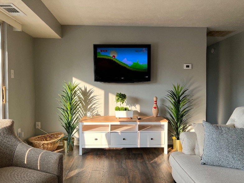 Building Photo - 8402 Muldoon Ct