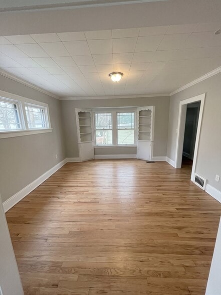 Building Photo - 1462 Parkhill Rd