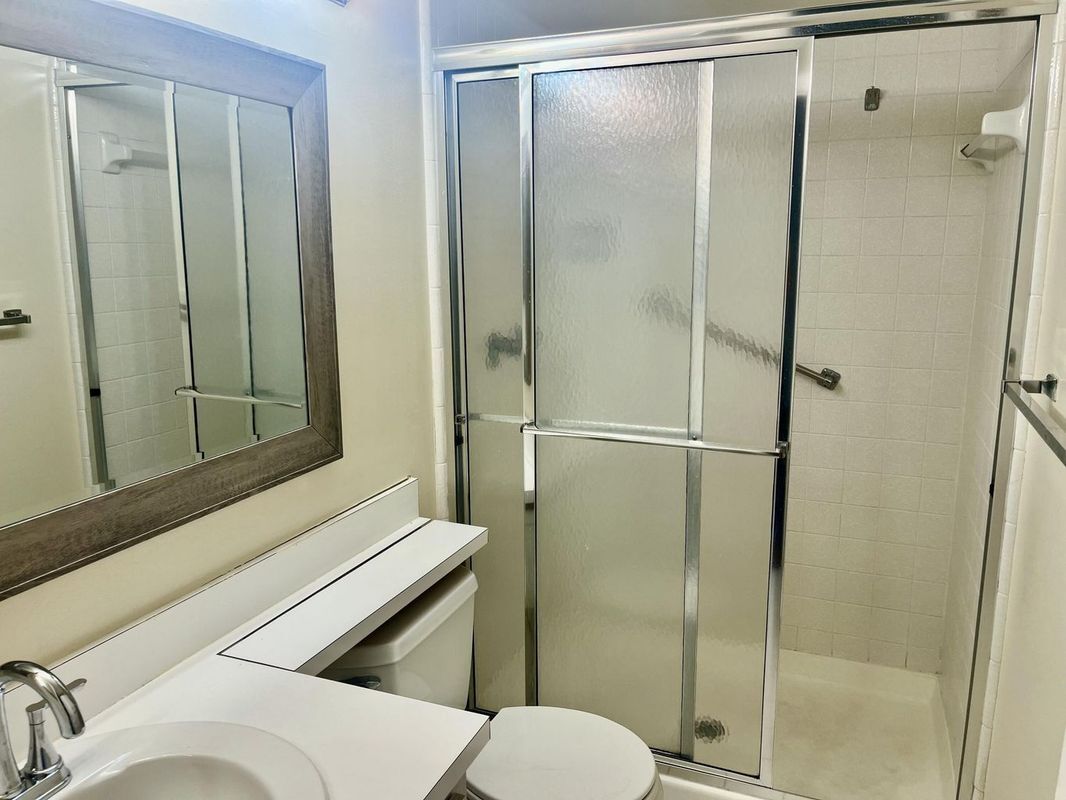 Building Photo - 536 Shady Pine Way