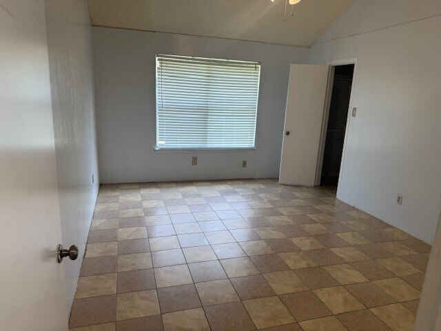 Building Photo - 11922 Sulphur Springs Dr