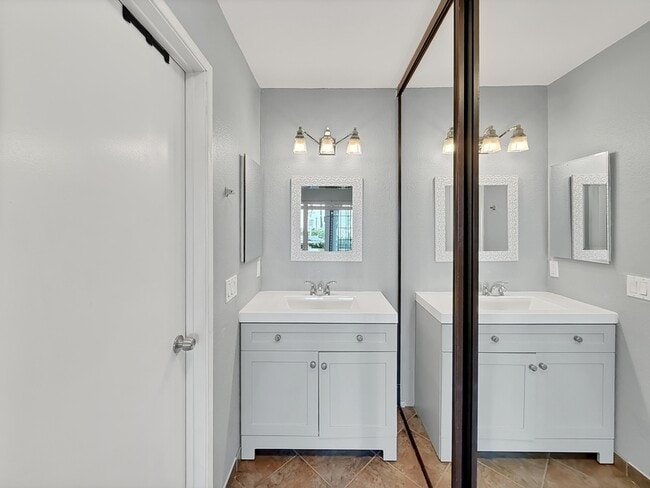 Building Photo - 13316 Caminito Ciera