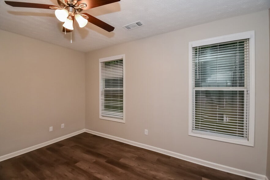 Building Photo - 7074 Littlebrook Way