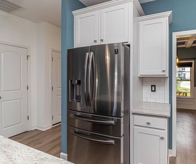 Building Photo - SPACIOUS Newer Construction Home in Pikevi...