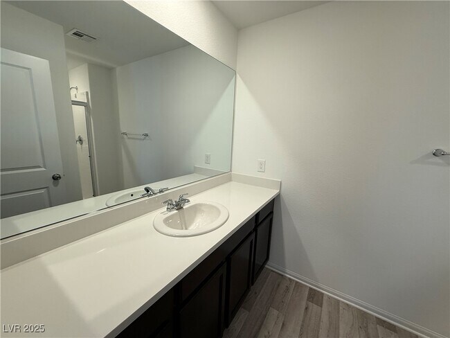 Building Photo - 5943 Swift Lariat St