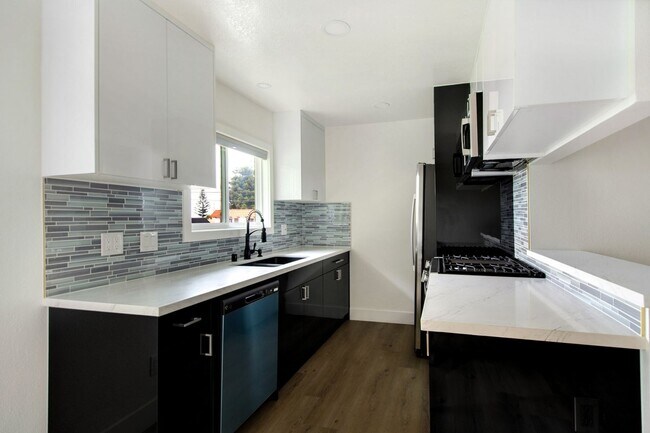 Building Photo - 117 Avenida Algodon