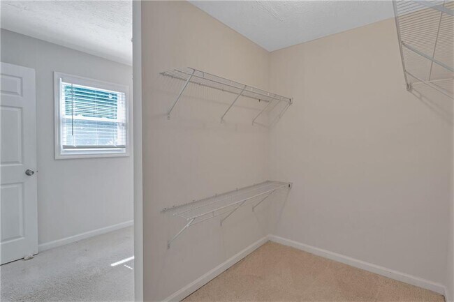 Building Photo - 5772 Lilburn Stone Mountain Rd