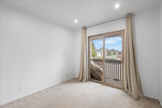 Building Photo - 1141 Verdemar Dr