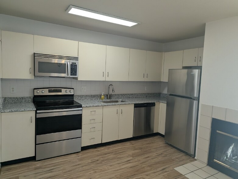 Building Photo - 6903 Jones View Dr