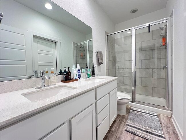 Building Photo - 2307 Langdale Ln