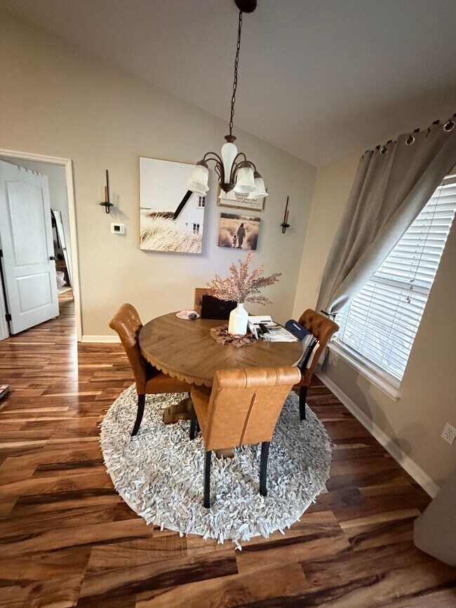Building Photo - 2319 Tanbark Ridge Pl