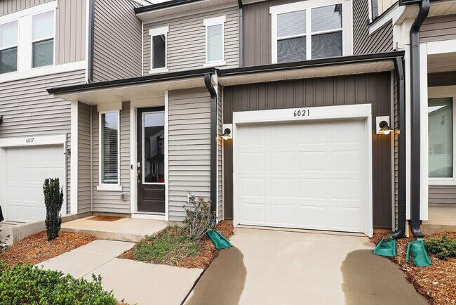 Building Photo - Brand NEW Townhome for RENT!