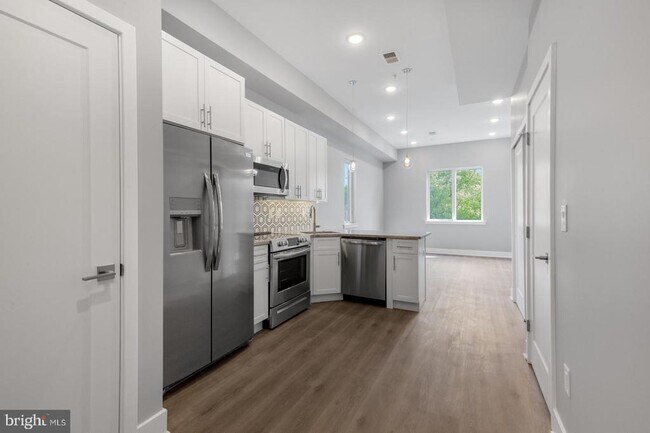 Building Photo - 2119 N Front St