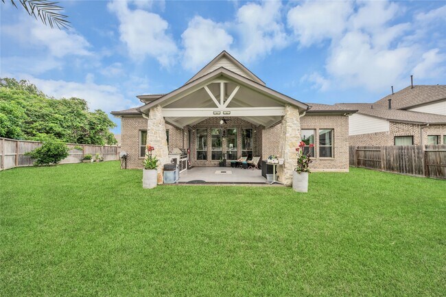 Building Photo - 8826 Forest Side Dr