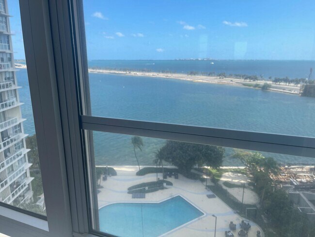 Building Photo - 2451 Brickell Ave