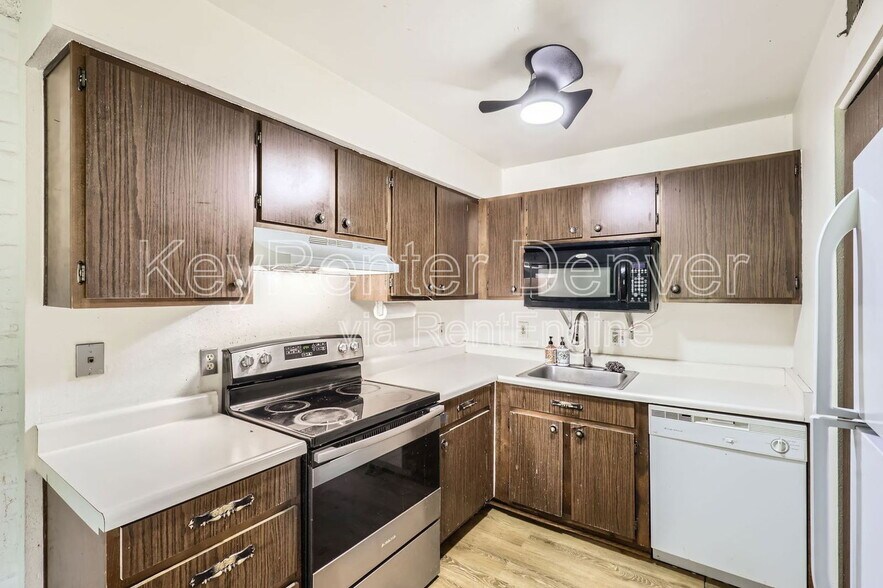 Building Photo - 6800 E Tennessee Ave