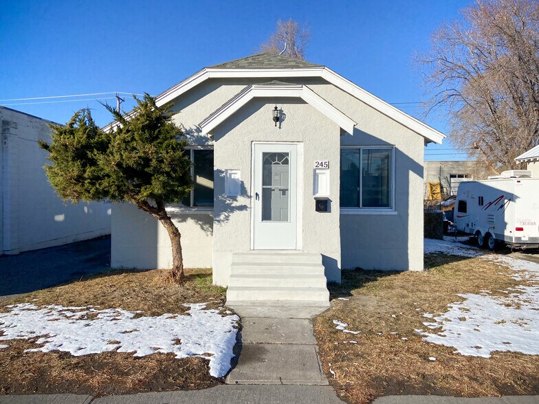 Building Photo - 245 Lomax St