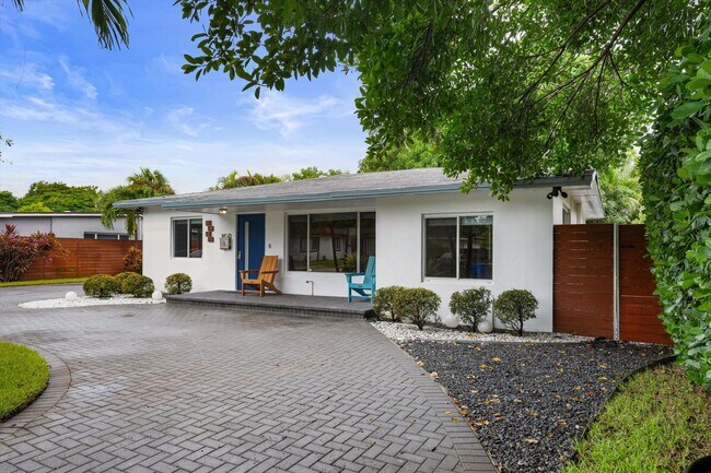 Building Photo - 1137 NE 1st Ave.