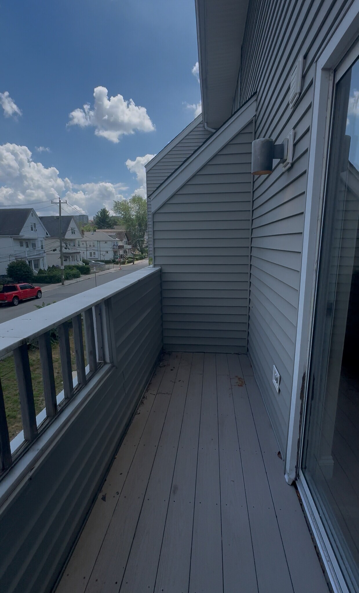 Building Photo - 142 North Beacon St