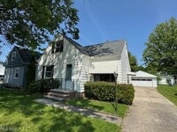 Building Photo - 385 E 271st St