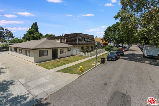 Building Photo - 4241 La Salle Ave
