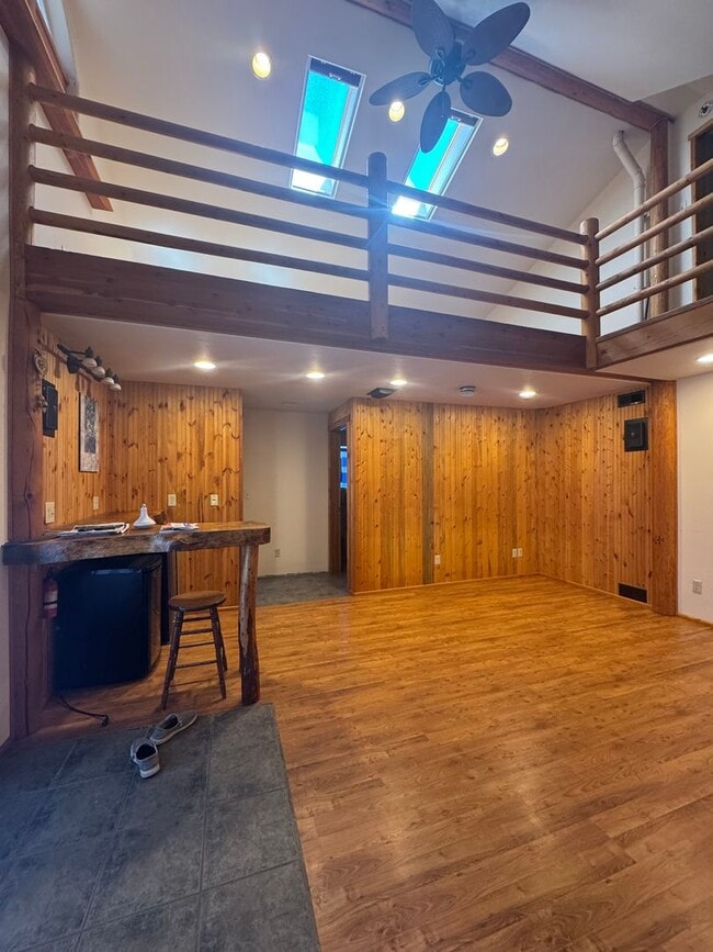 Building Photo - Idyllic 3bd, 2ba Retreat with Loft on 2+ A...