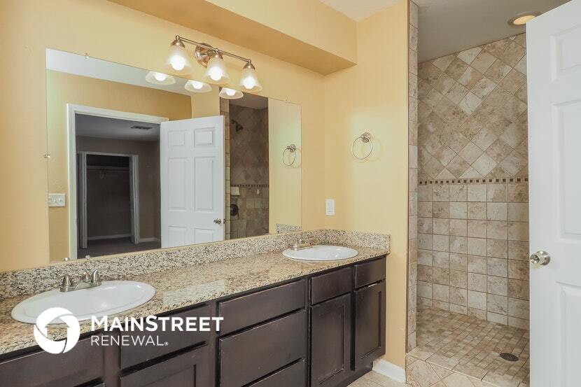 Building Photo - 6800 Bayberry Dr