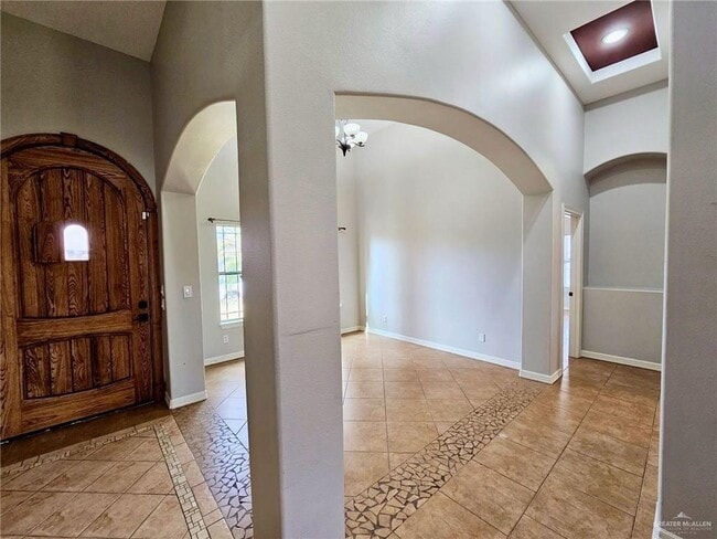 Building Photo - 14 Linva Ave