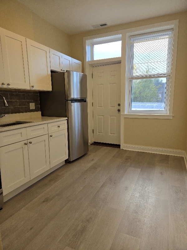 Building Photo - 4801 W Armitage Ave