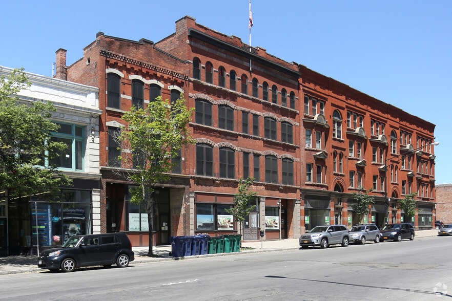 Primary Photo - Bosche Lofts and 910 Main street.