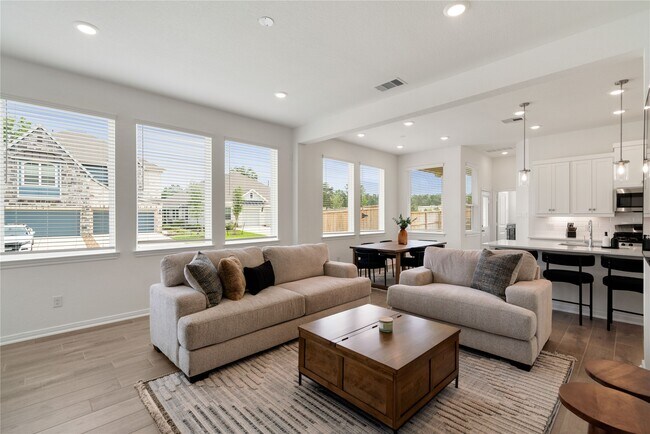 Building Photo - 603 Silver Pear Ct