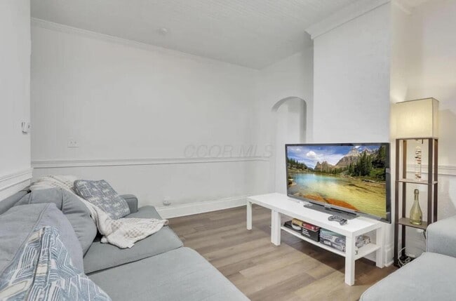 Building Photo - 287 E Woodrow Ave