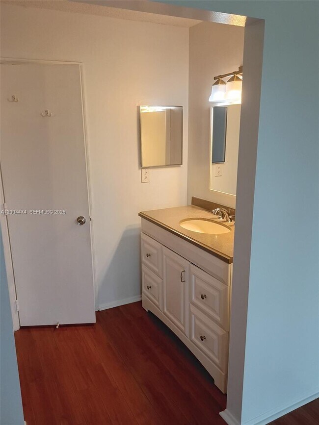 Building Photo - 9440 Tangerine Pl