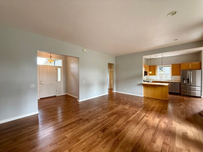 Building Photo - Single Level Cresent Meadows Home