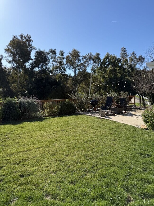 Building Photo - Beautiful 4 Bedroom, 3 Bathroom Atascadero Home On 2 Acre Lot with Solar Power